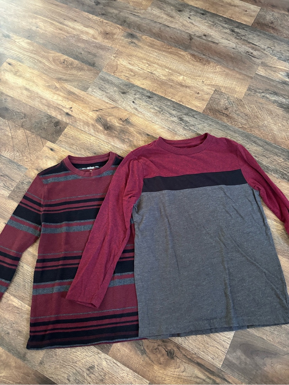 urban pipeline Boys Long Sleeve Two-Pack in Burgundy, Black & Gray